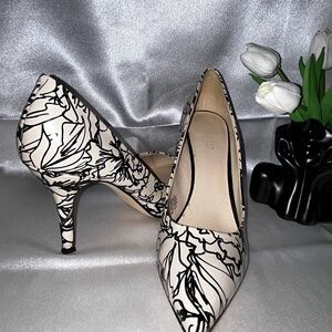 Nine West Aiken scribble graffiti Black and White pumps